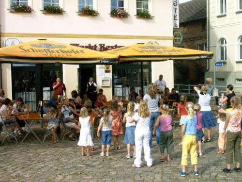 Hotel am Markt Altentreptow Buitenkant foto